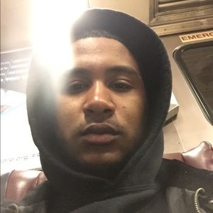 Meet your Posher, Emmanuel